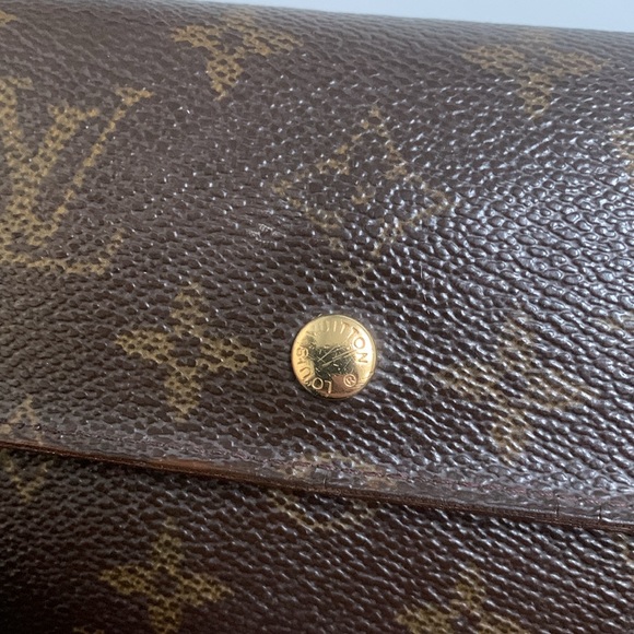 2001 authentic Louis Vuitton International Wallet - Picture 7 of 16